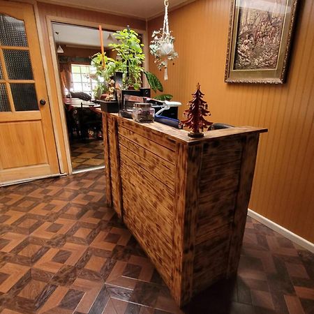 Hostal Traveltour El Campesino Puerto Natales Bagian luar foto