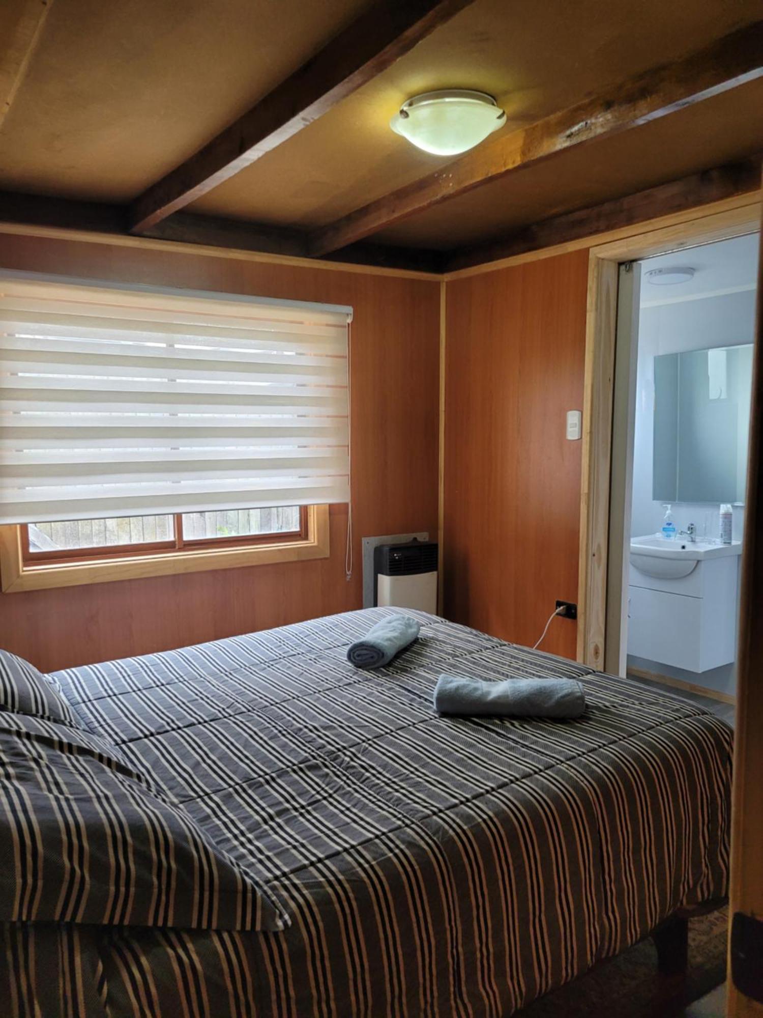 Hostal Traveltour El Campesino Puerto Natales Bagian luar foto
